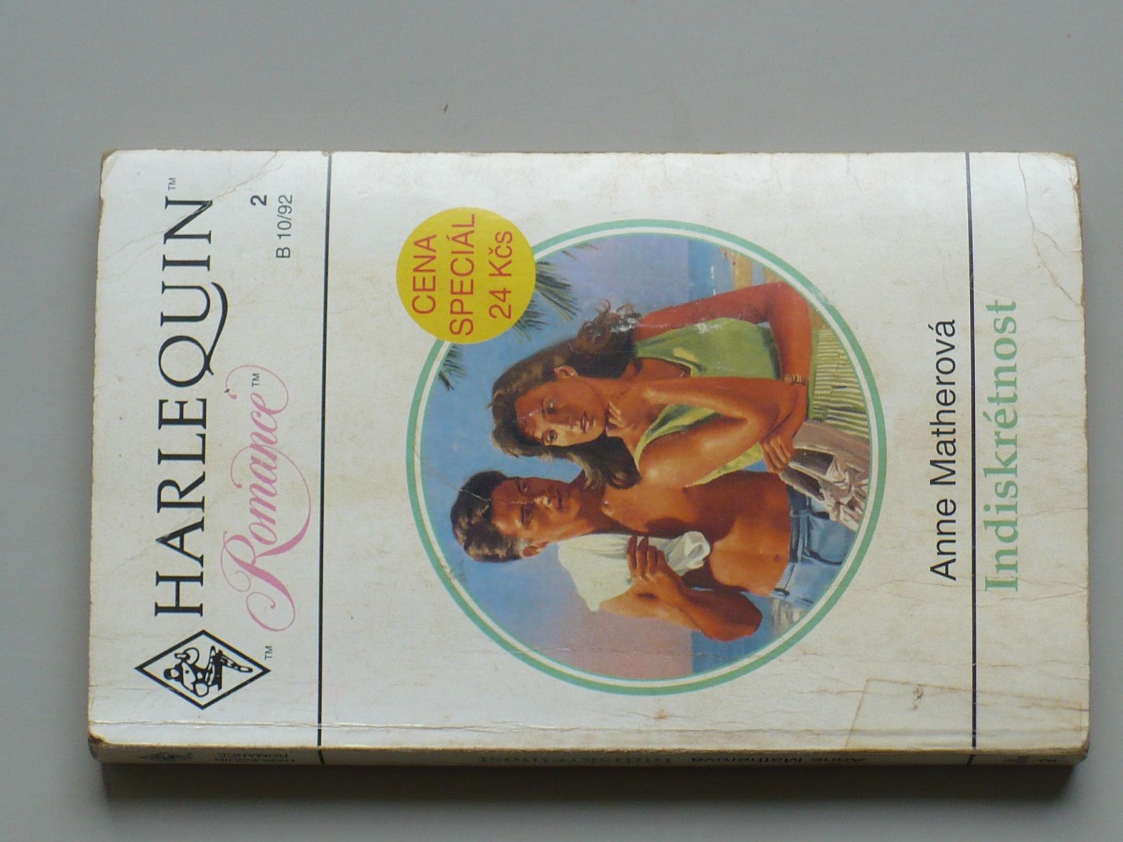 Harlequin Romance, č. 2 - Anne Matherová - Indiskrétnost (1992)