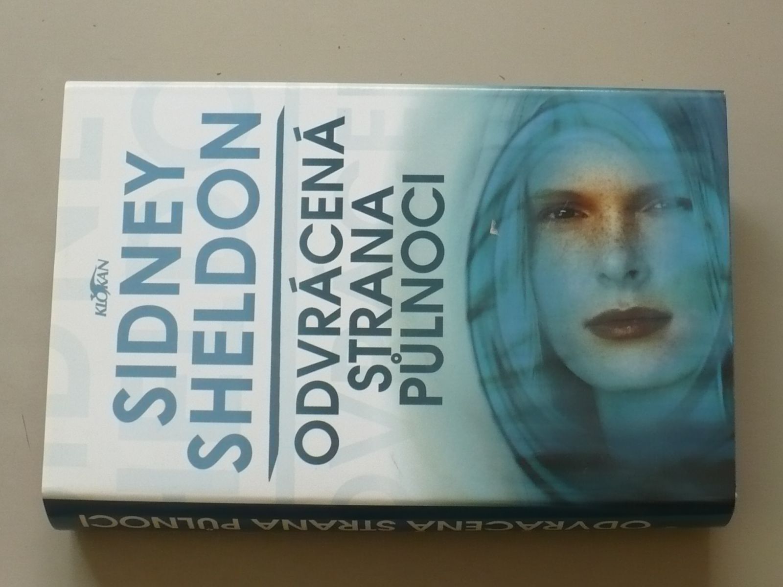 Sidney Sheldon - Odvrácená strana půlnoci (2002)