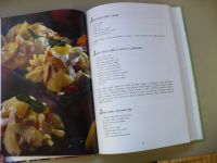 Saláty - 700 receptů (2006)