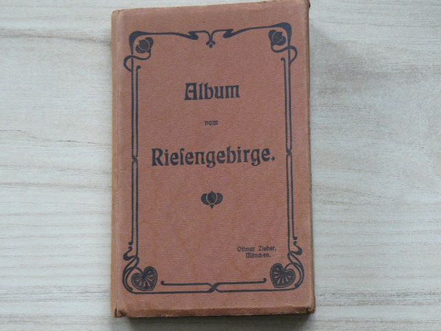 Album vom Riesengebirge. Ottmar Zieher München - Krkonoše, 20 barevných pohlednic, leporelo