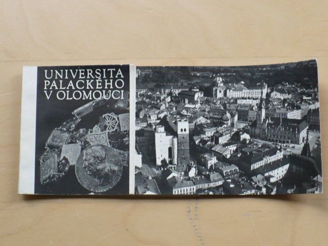 Universita Palackého v Olomouci - sešit 12 pohlednic